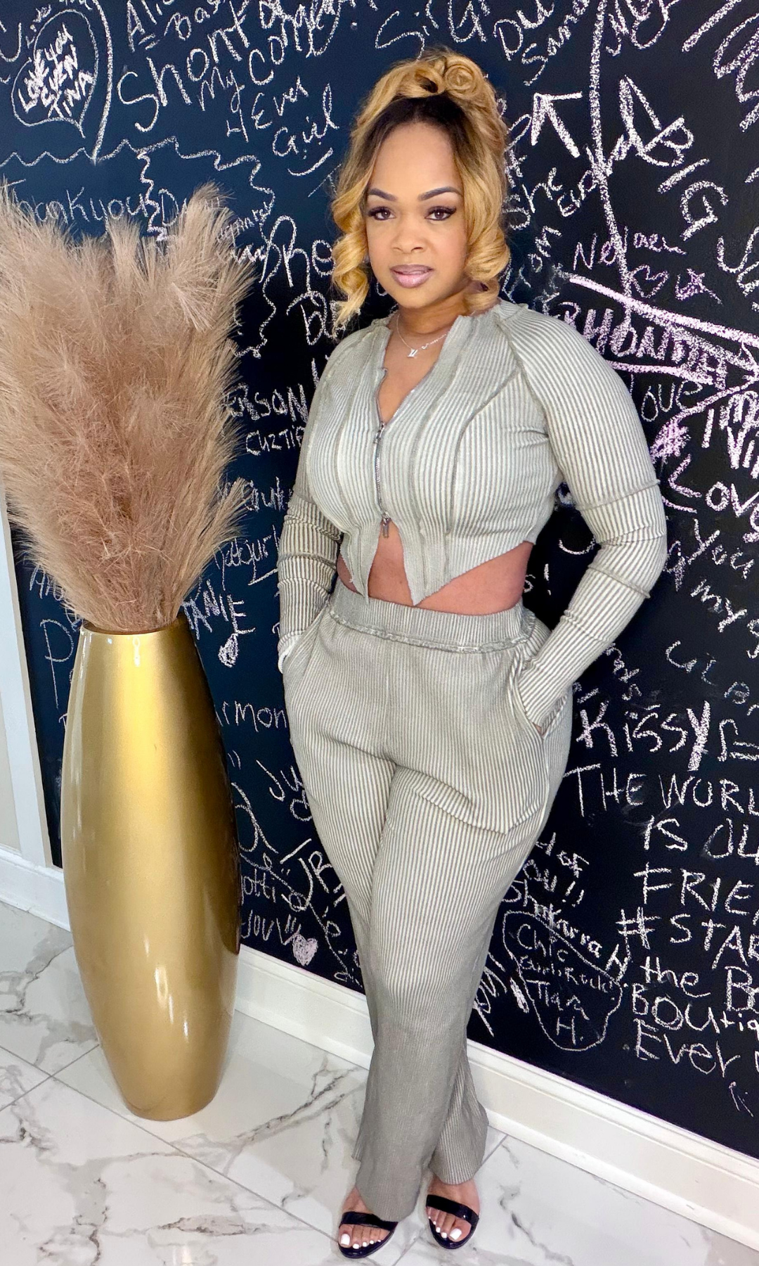 Charcoal Sand Set high-waisted ribbed pants fit