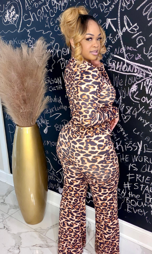 Side view of Cheetah Love cheetah print outfit