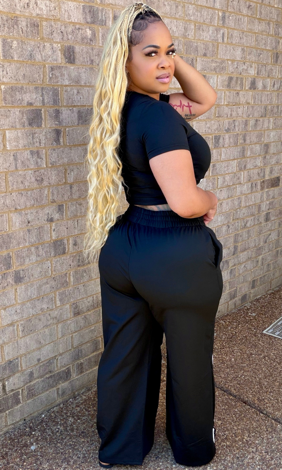 Good girls pray (black)