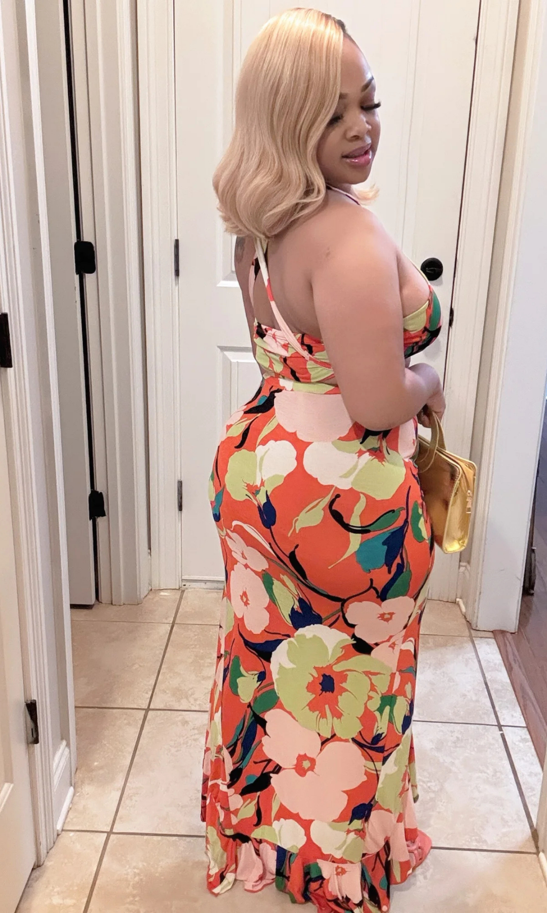Rear view of the Magic set showing the relaxed yet flattering silhouette.