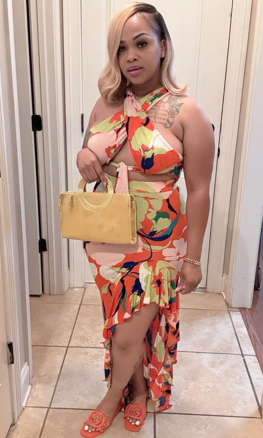  Woman wearing the Magic set, showcasing the front design with matching top and bottoms.