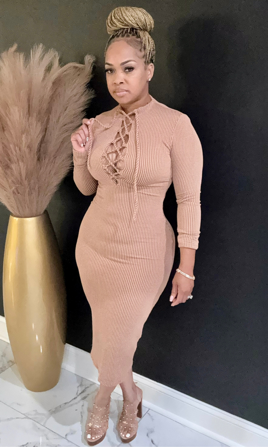 Front view of model wearing Taffy Drink ribbed lace-up midi dress.